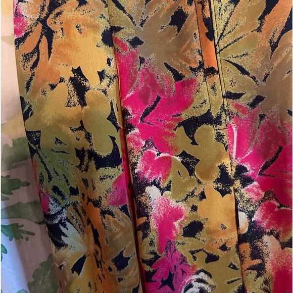 🍁🍁 Figure flattering floral maxi dress - Picture 6 of 6